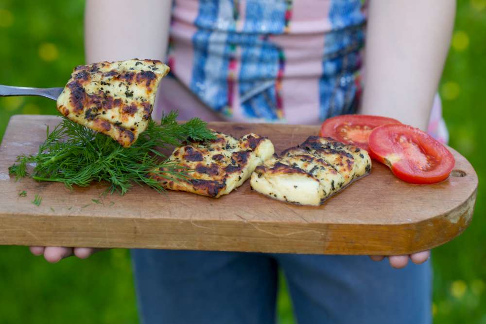 Polyvalent, le fromage halloumi à griller s'ajoute à de nombreuses recettes.