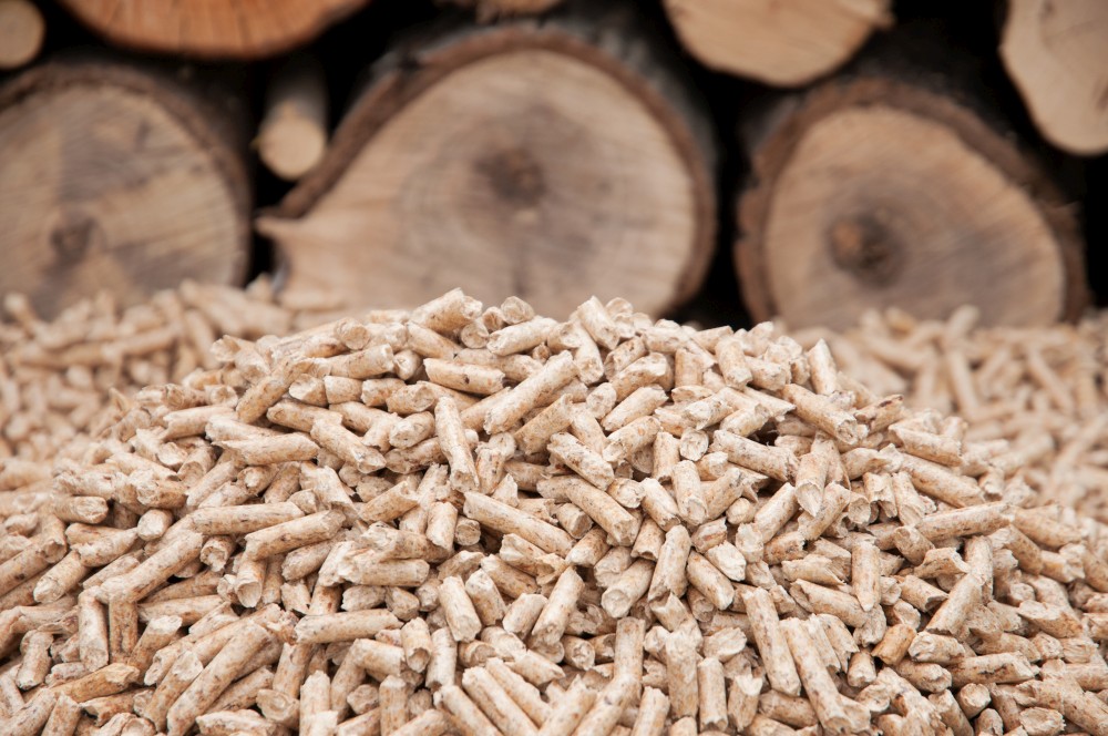 Poêles à bois et poêles à granules: À la fois pareils et différents