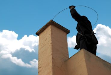 Entretien de votre foyer et cheminée : astuces pour l’hors-saison