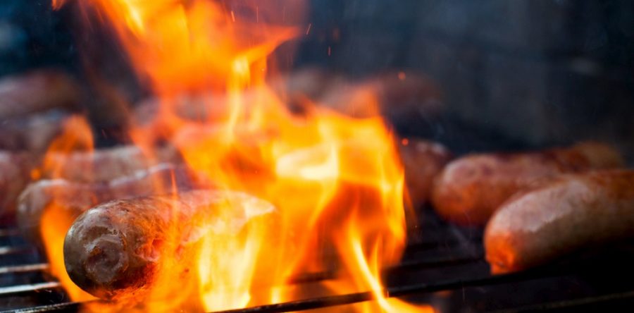 Comment réagir face à une flambée sur le barbecue ?
