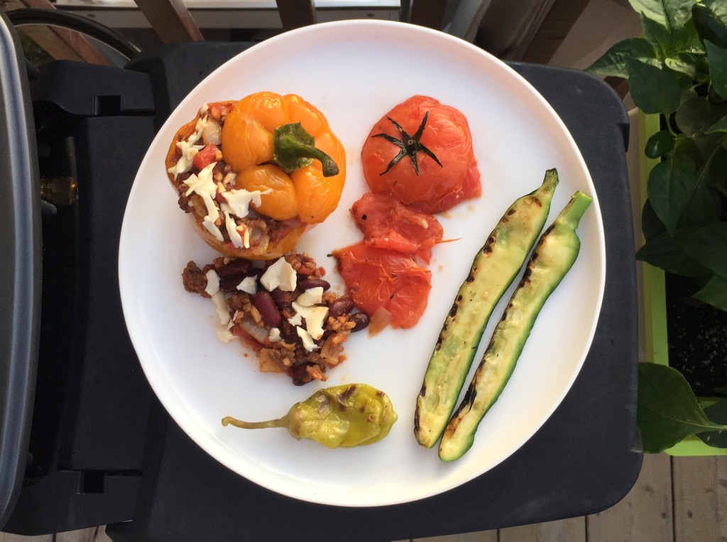 Poivrons grillés farcis d'un chili végétarien