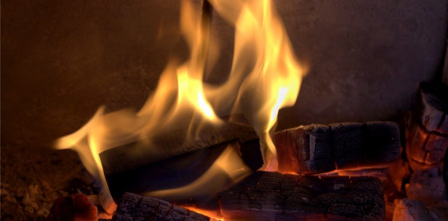 Comment un foyer au gaz est-il converti en un appareil au bois ?