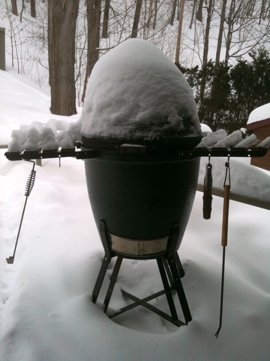 Laissez votre barbecue à l'extérieur en hiver pour prévenir la rouille.