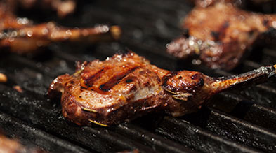 Agneau sur un grill