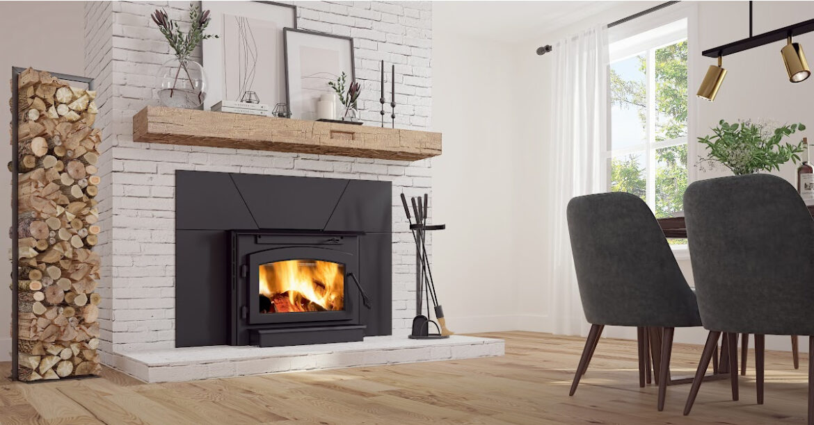 Comment refaire le revêtement d'un foyer - Foyer encastrable au bois Outlander par Ambiance