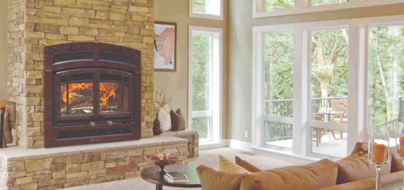 Comment allumer un feu dans mon foyer au bois?