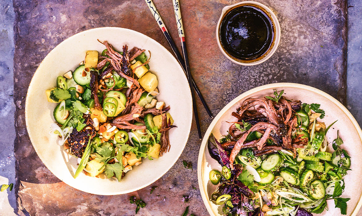 SALADE VIETNAMIENNE À LA BRISKET CROQUANTE