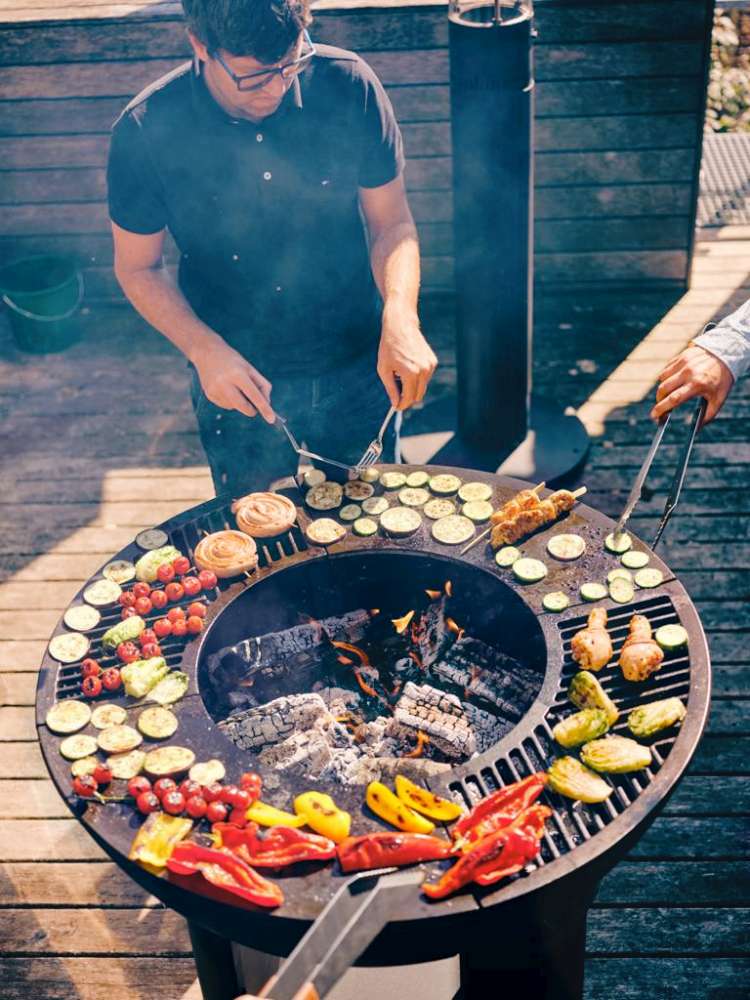 Cuisinez du poulet, des légumes et autres sur le foyer extérieur Hearthstone! Comment cuisiner sur votre foyer extérieur? Cuisiner sur votre "pit à feu" à la maison ou en camping!