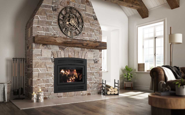 Foyer au bois Élégance 36 d'Ambiance avec manteaux de foyer non-combustible Live edge timber par Ambiance. Comment installer moi-même mon foyer?