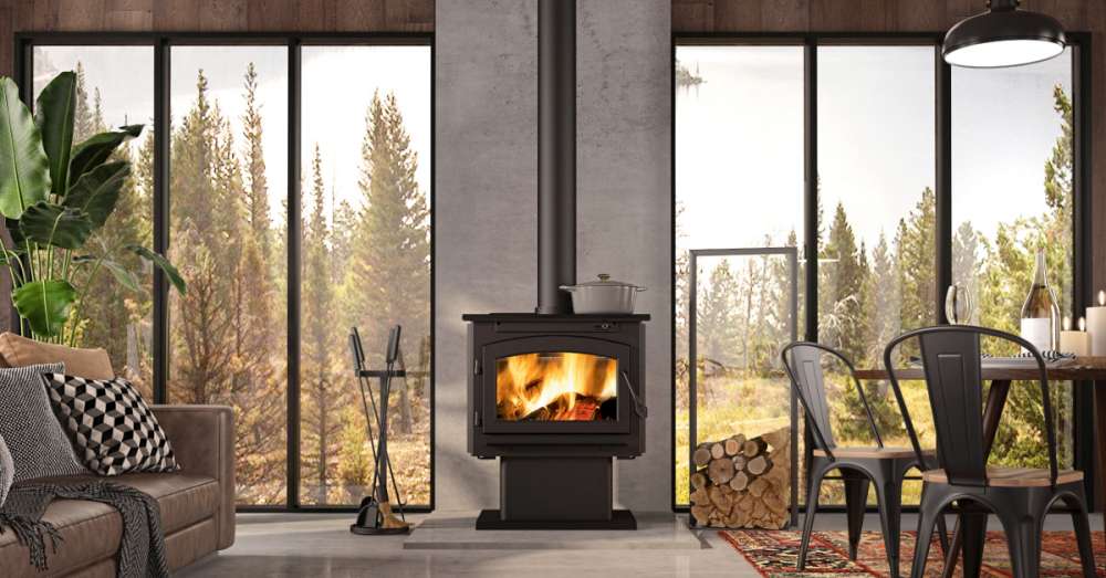 Poêle à bois Ambiance Outlander 15 avec outils pour foyer au bois. Quels outils, accessoires utiliser pour un foyer ou poêle à bois?