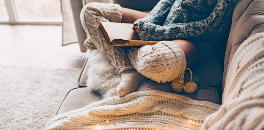 Comment recréer un décor style hygge dans votre salon ?