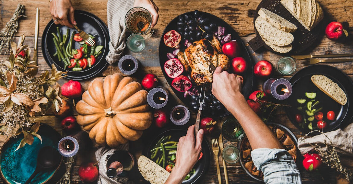 S'Imprégner du Hygge : Un Dîner Automnal Cosy au Coin du Feu - un diner typique automnal