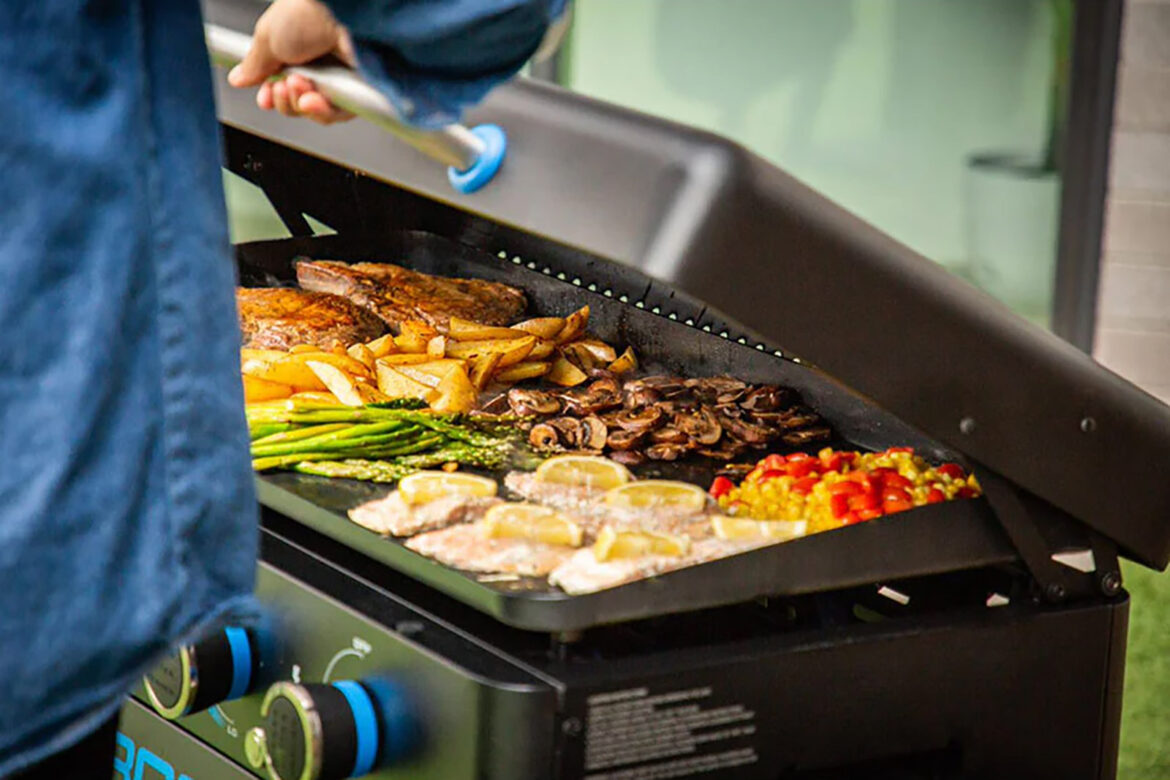 Plancha pour BBQ : comment cette plaque de cuisson transforme votre barbecue